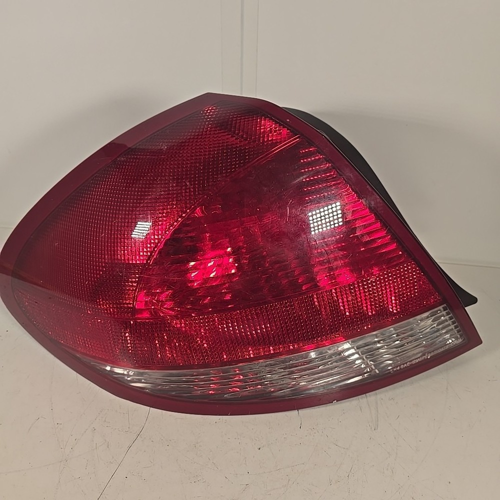 2004 -2007 Ford Taurus Driver Side Tail Light Lamp 3F1X-13B505-A OEM